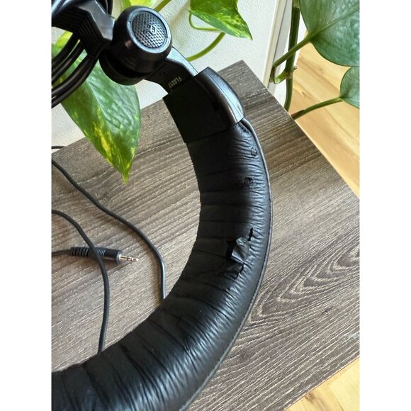 Polsen Studio Monitor Headphones with Aux Cable - Picture 7 of 11